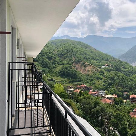 Bujtina Vrenezi Hotel Peshkopi Eksteriør billede