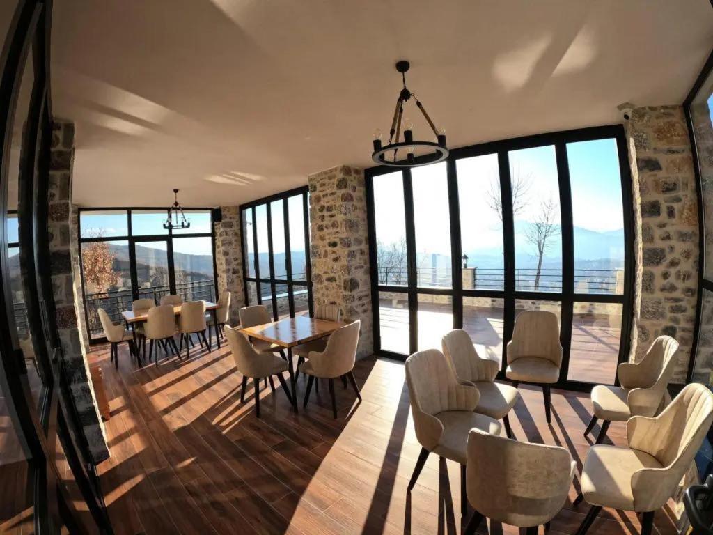 Bujtina Vrenezi Hotel Peshkopi Eksteriør billede