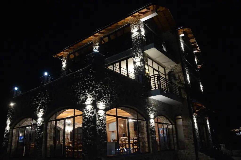 Bujtina Vrenezi Hotel Peshkopi Eksteriør billede