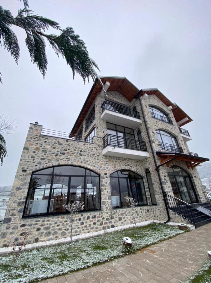Bujtina Vrenezi Hotel Peshkopi Eksteriør billede