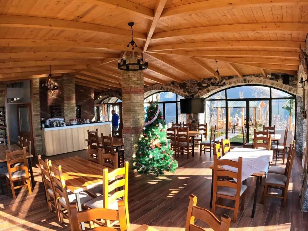 Bujtina Vrenezi Hotel Peshkopi Eksteriør billede