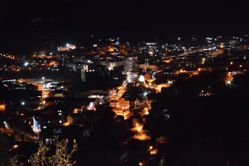 Bujtina Vrenezi Hotel Peshkopi Eksteriør billede