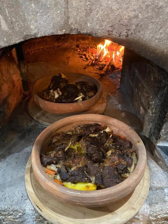 Bujtina Vrenezi Hotel Peshkopi Eksteriør billede