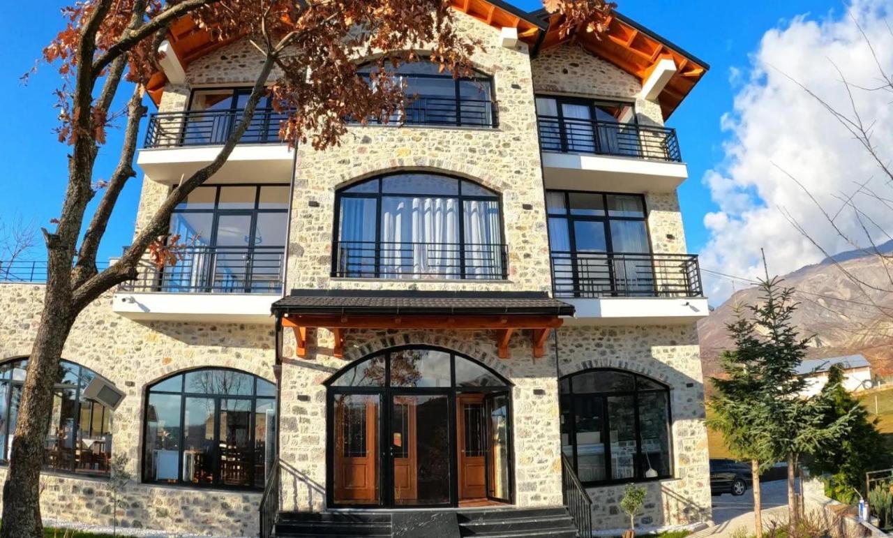 Bujtina Vrenezi Hotel Peshkopi Eksteriør billede