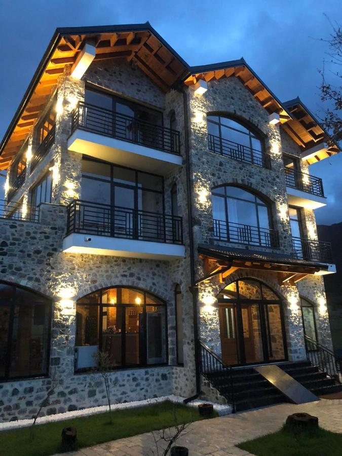Bujtina Vrenezi Hotel Peshkopi Eksteriør billede