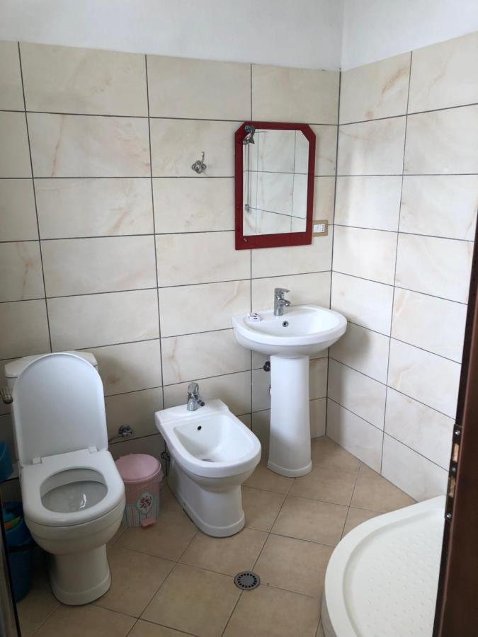 Bujtina Vrenezi Hotel Peshkopi Eksteriør billede