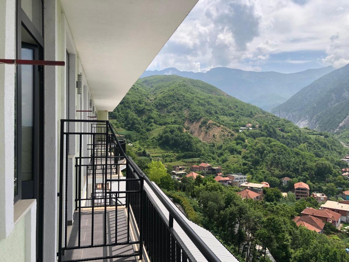 Bujtina Vrenezi Hotel Peshkopi Eksteriør billede