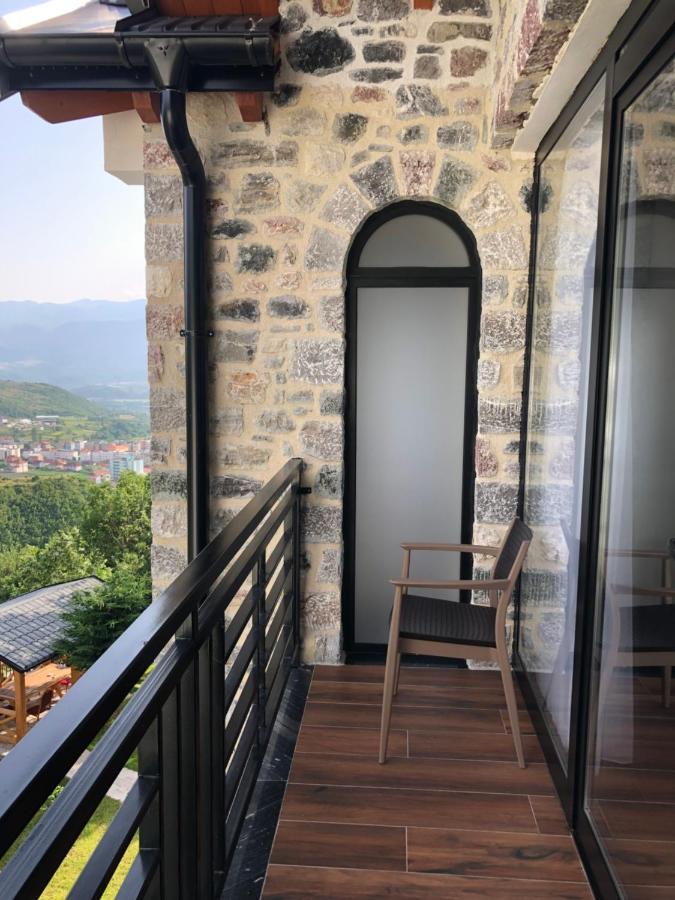 Bujtina Vrenezi Hotel Peshkopi Eksteriør billede
