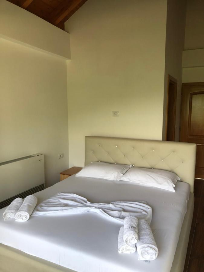 Bujtina Vrenezi Hotel Peshkopi Eksteriør billede