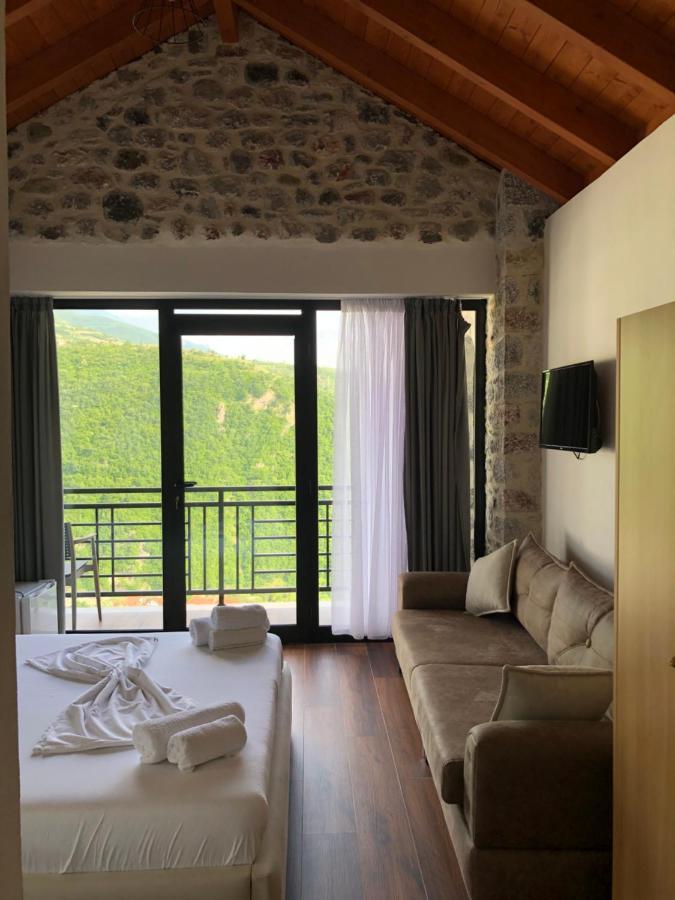 Bujtina Vrenezi Hotel Peshkopi Eksteriør billede