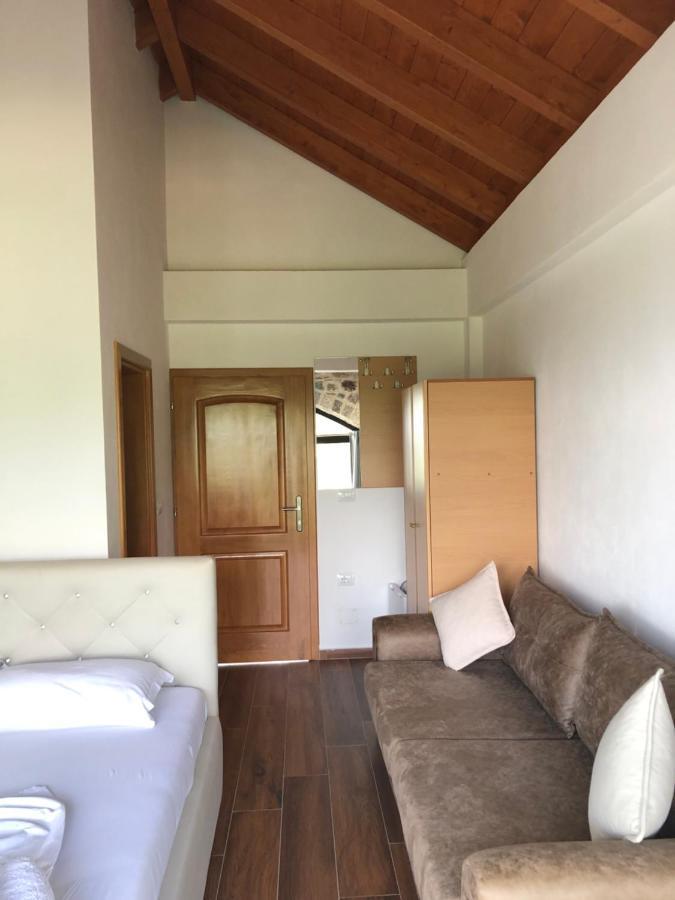 Bujtina Vrenezi Hotel Peshkopi Eksteriør billede